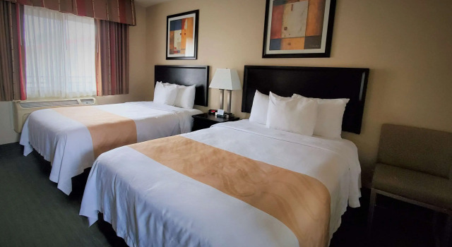 Четырёхместный номер Standard Quality Inn & Suites Anaheim at the Park
