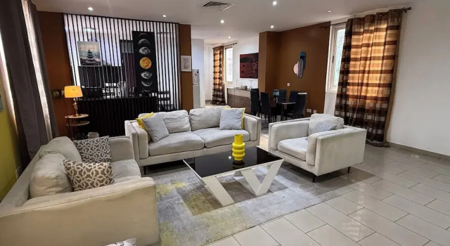 Апартаменты Deluxe Lizzy Complex East Legon
