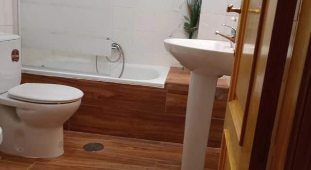 Casa Pinos, Book Hotel Hotels in Siles with Parking, Parking