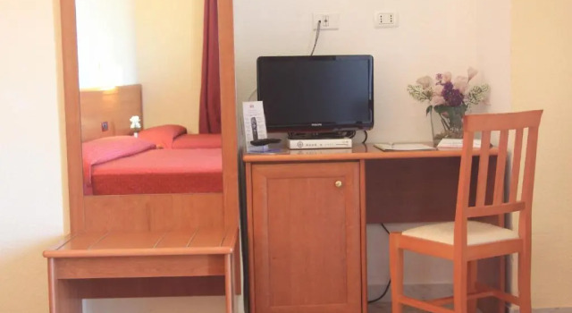 Трёхместный номер Standard Hotel Miramare
