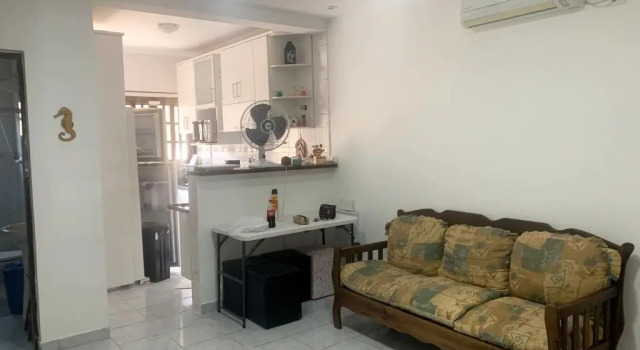 Casa c churrasq a 650 metros do mar em Bertioga SP