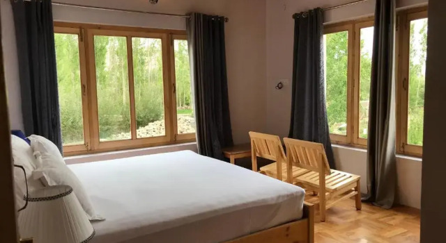 Raku Guest House, Забронировать Гостевой дом Отели Джамму и Кашмира с парковкой, Парковка
