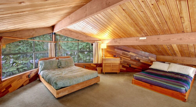 Rustic River Paradise - One Bedroom Cabin with Hot Tub, Book Hotel Hoteller i Baring med parkering, Parkering