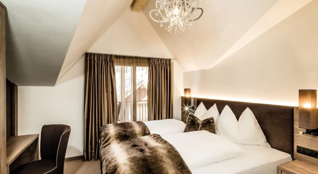 Апартаменты Royal с 2 комнатами с балконом Apartments Villa Gardena - Gardenahotels