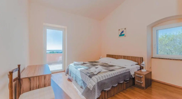 Holiday house Adrian, Rezerwuj Hotel Lun Pag