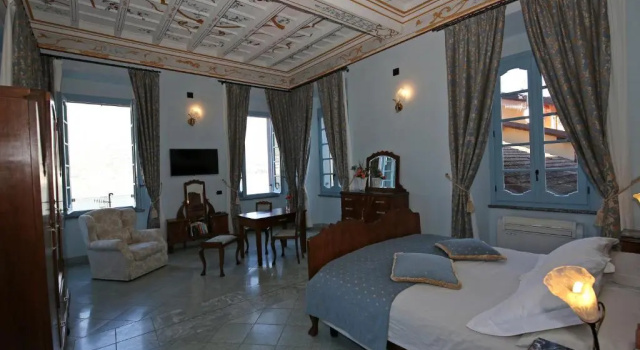 Полулюкс Palazzo Del Vicerè