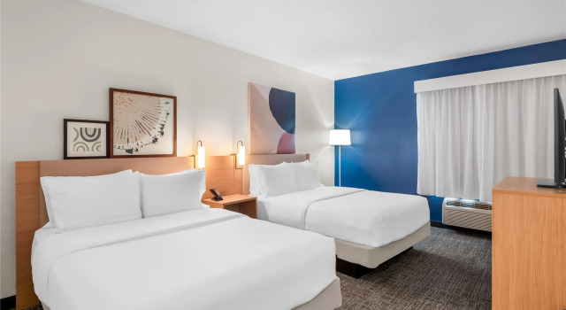 Четырёхместный люкс Spark By Hilton Ann Arbor South