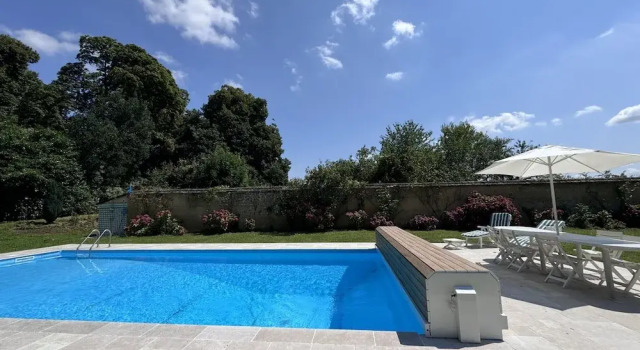 Вилла Chateau in Sarthe With Heated Pool