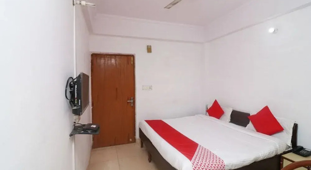 Hotel Devansh by OYO Rooms