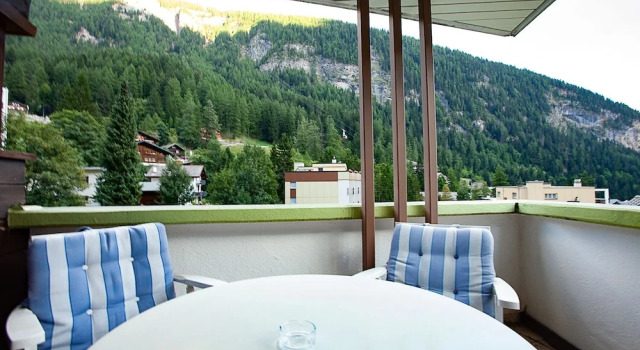 Четырёхместный номер Standard Цокольный этаж с балконом Hotel Astoria