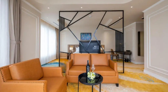 Двухместный номер Premier с балконом La Vela Hue Hotel