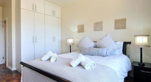 Edward Court 2 Bedroom, Забронировать Отель Отели Кейптауна 4 звезды, рядом с MyCiTi Station Granger Bay, 4*