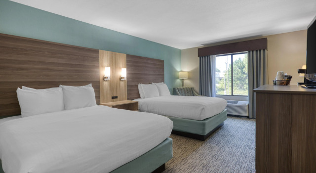 Четырёхместный номер Standard Best Western Executive Inn & Suites