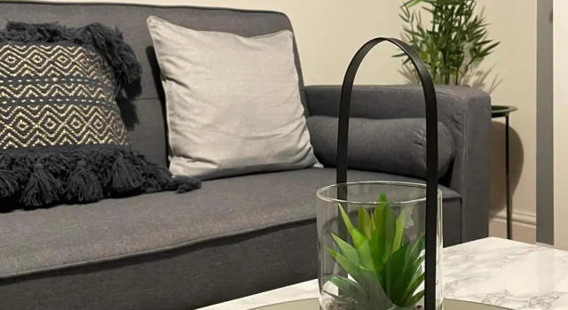 Коттедж Cosy home with FREE PARKING and fast internet