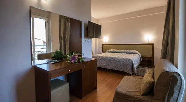 Трёхместный номер Standard с балконом Hotel Olympos