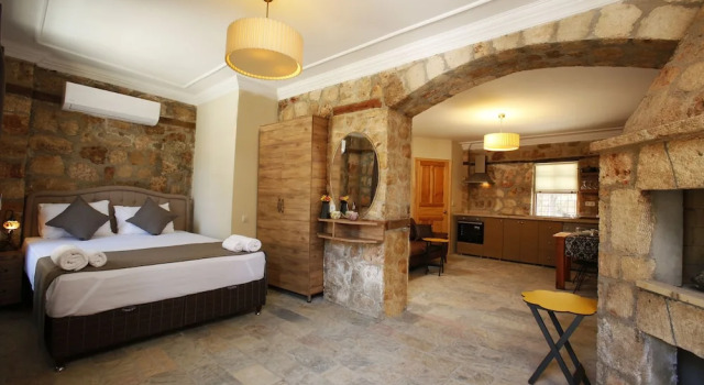 Апартаменты Deluxe Castle Inn Boutique Hotel