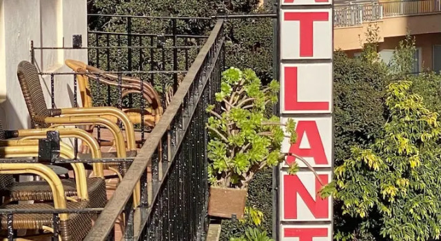 Двухместный номер Standard с балконом Hostal Atlanta