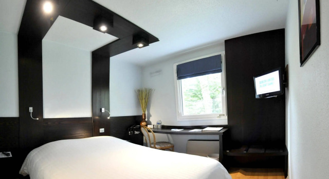 Cottage Hotel