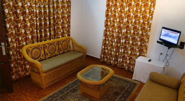 Коттедж Crescent Residency