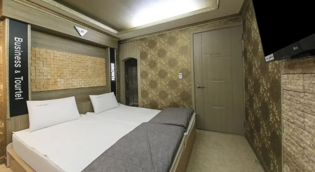 Номер Economy Brown Hotel