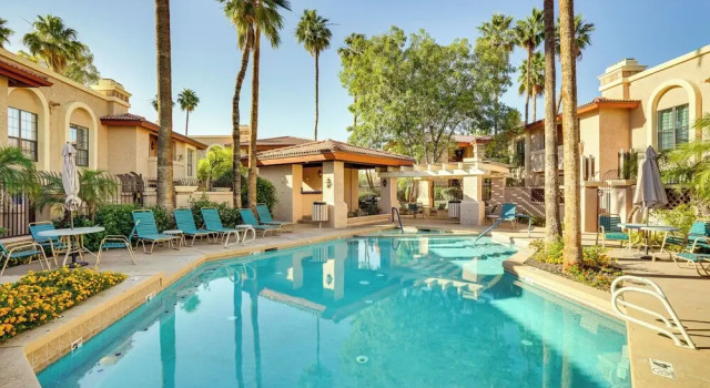 Апартаменты с 2 комнатами Family-friendly Condo w/ Pool Access in Phoenix!