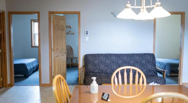 Апартаменты Цокольный этаж с 3 комнатами Motel Et Condo Chez Charley