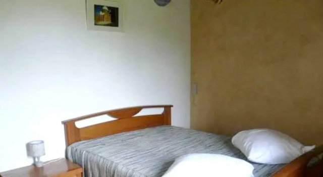 House with 3 Bedrooms in Chasteaux, with Enclosed Garden, Book Hotel Hoteller og overnatningssteder i Chasteaux, Hotel