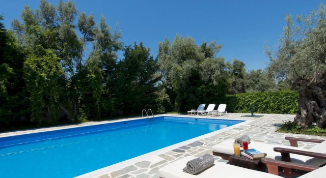 Вилла Mousses Villas - Villa Castor - A Detached Three-bedroom Villa With Private Pool and Access to Childcare Facilities