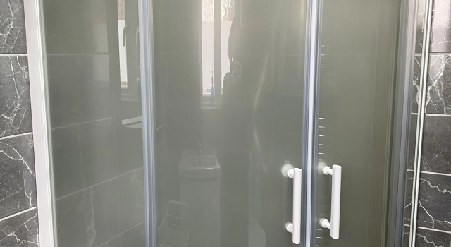 Entire Captivating 2-bed House in Manchester, Забронировать Дом для отпуска Отели Манчестера с парковкой, рядом с Центральная библиотека, Парковка