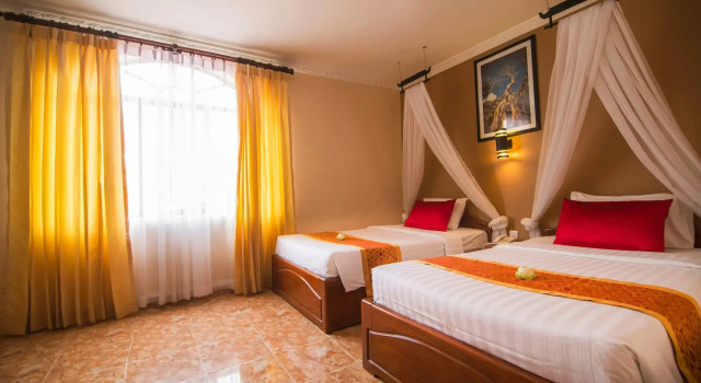 Reaksmey Chanreas Hotel, Забронировать Отель Отели Сиемреап по системе «всё включено», рядом с Psa Krom Market, Всё включено