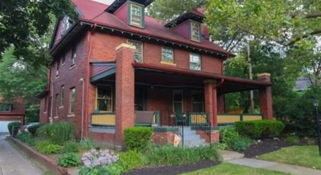 University Circle Bed and Breakfast, Забронировать Отель Кливленд штат Огайо, рядом с Историческое общество Вестерн-Резерв