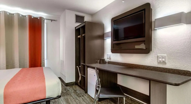 Двухместный номер Standard Motel 6-Saskatoon, SK