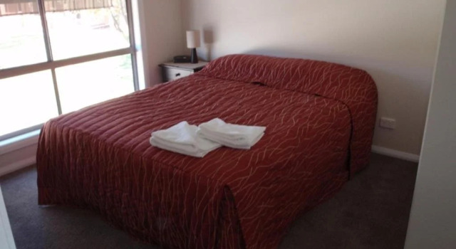 Ashleigh Court Motor Inn, Забронировать Мини-отель Отели Малуола с бассейном, Бассейн