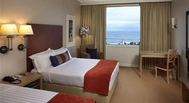 Southern Sun Northbeach Hotel, Забронировать Отель Отели Дурбана с завтраком, рядом с Международный конгресс-центр Дурбана, Завтраки
