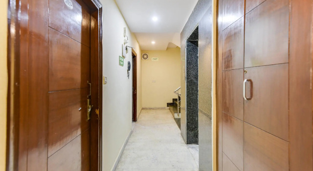 OYO 64637 Coral Plaza Hotel