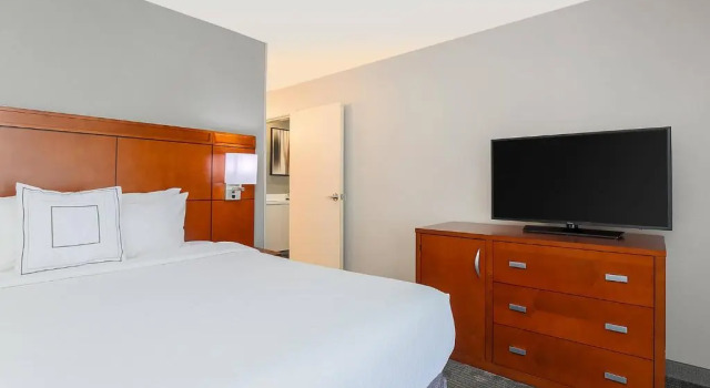 Люкс Courtyard by Marriott Monroe Airport