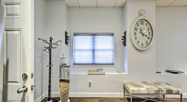 Pet-friendly Apartment, 6 Miles to Downtown