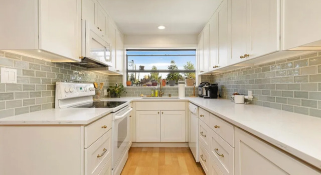 Коттедж 3BR Seattle Home w Spacious Yard Near Northgate