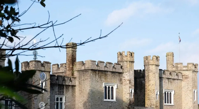 Watermouth Castle, Bassett Apartment, Varaa Huoneisto Asunnot kohteessa Merseyside, Huoneisto