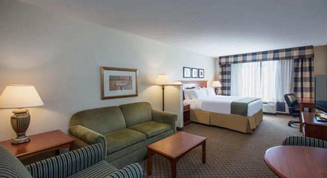Люкс Holiday Inn Express & Suites Flowood by IHG