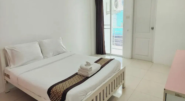 Двухместный номер Standard с балконом Zenith Life Hotel