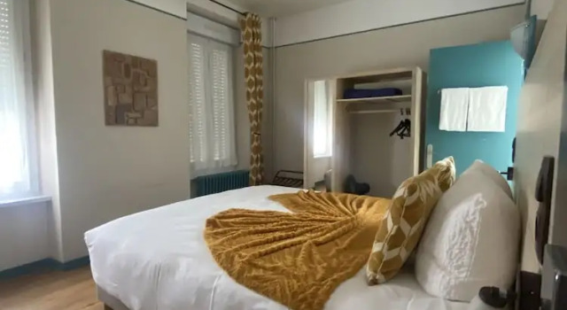 Двухместный номер Comfort с видом на город Logis Central Hôtel - Restaurant & Spa