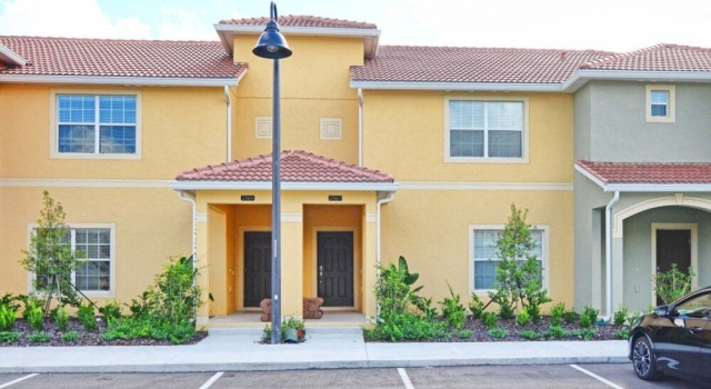 4 bedrooms villa accommodate 10 guests