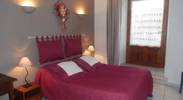Четырёхместный номер Standard Chambres dhôtes les Clapas