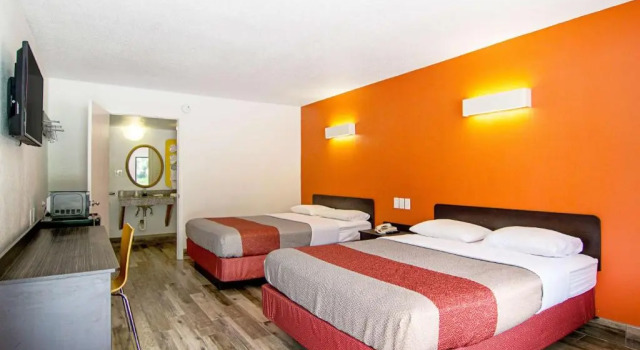 Четырёхместный номер Standard Motel 6-Starke, FL