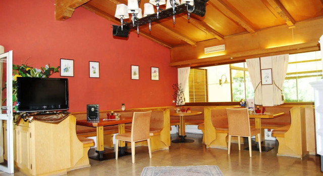 Smy Koflerhof Wellness & Spa Dolomiti, Забронировать Курортный отель Отели Разун-ди-Сопра с бассейном, Бассейн