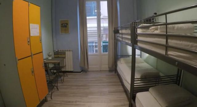Кровать в общем номере Victoria House Hostel