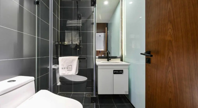 Семейный номер Standard с балконом Xiao Yuan Alley Courtyard Hotel