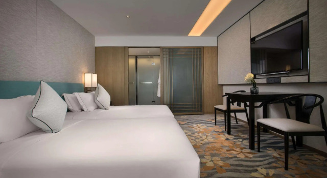 Номер Executive Ramada by Wyndham Zhenjiang City Center