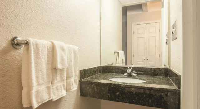 Четырёхместный номер Deluxe Mountain Valley Inn & Suites